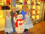Nov09 - kids in wanchai